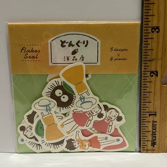 My Neighbor Totoro Mei and Satsuki Sticker Flake Seals - Picture 6 of 6
